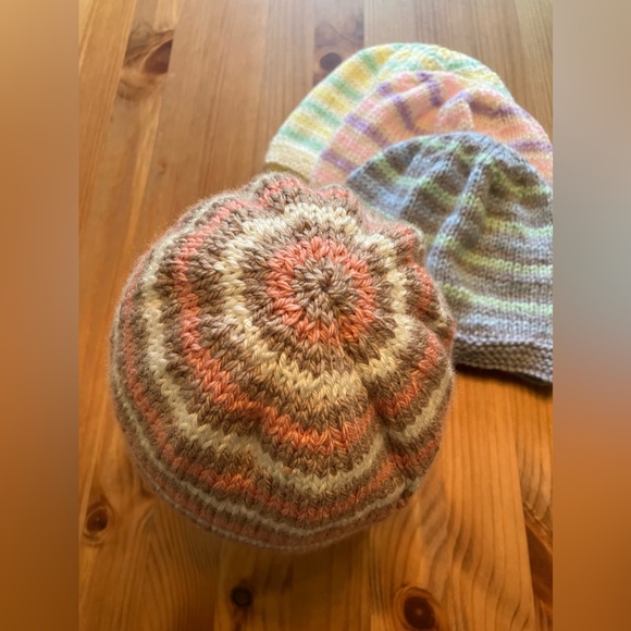 Hand knitted infant striped hats - Picture 4 of 8